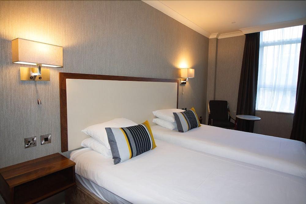 The Victoria 3* Galway