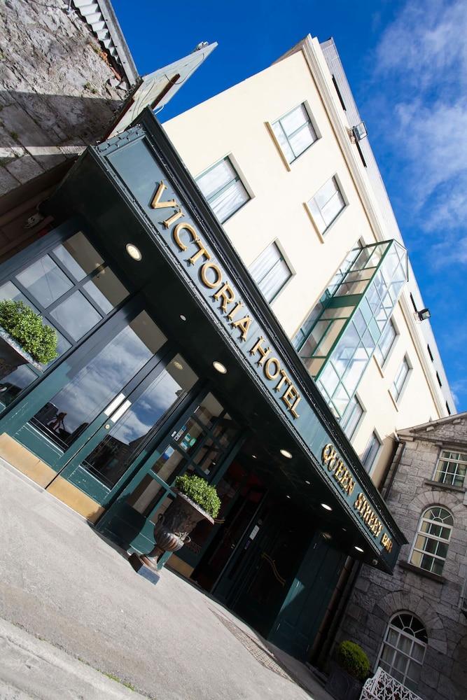 The Victoria 3*