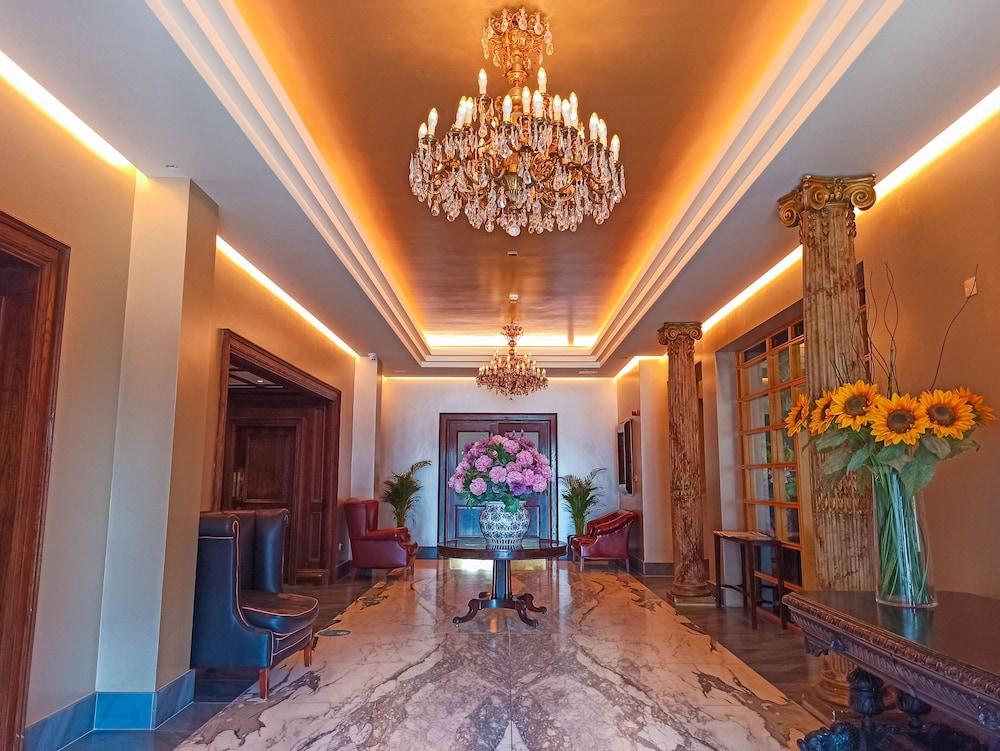 Hotel The Victoria